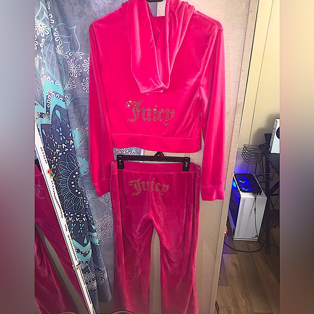 Juicy Couture Fuchsia Velour Set